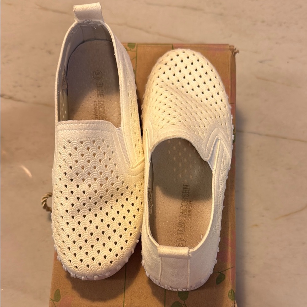 Ilse Jacobsen White Slip-On Girls Shoes size 31